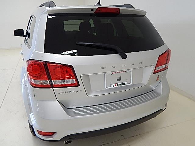 Dodge Journey 2011 photo 11