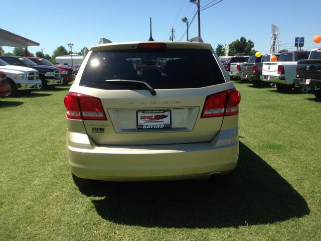 Dodge Journey 2011 photo 1