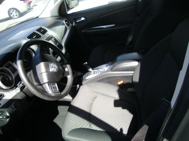 Dodge Journey 2011 photo 1