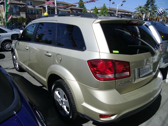 Dodge Journey 2011 photo 4