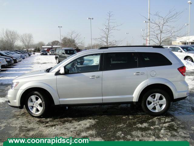 Dodge Journey 2011 photo 1