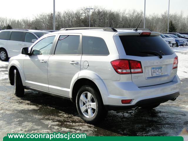 Dodge Journey 2011 photo 2