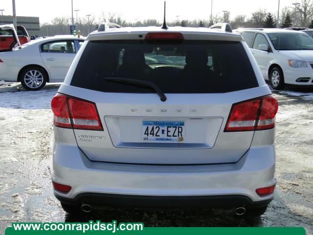 Dodge Journey 2011 photo 3