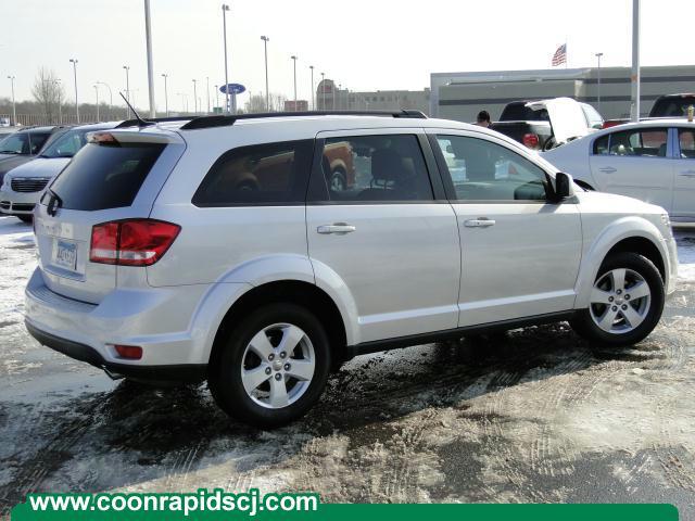 Dodge Journey 2011 photo 5