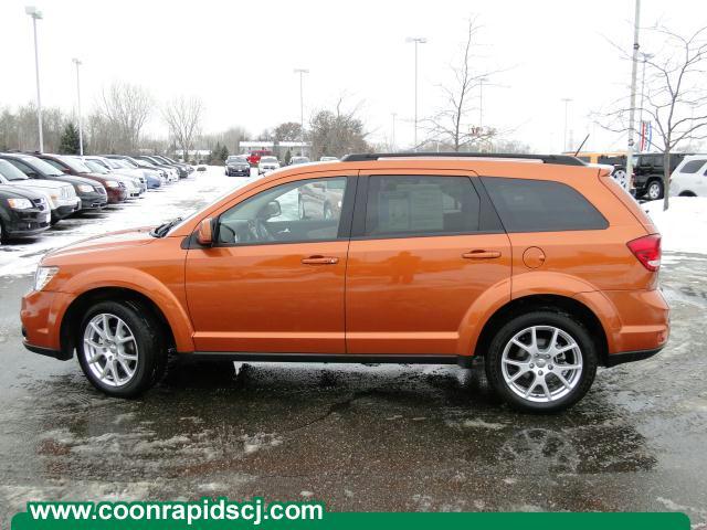 Dodge Journey 2011 photo 1