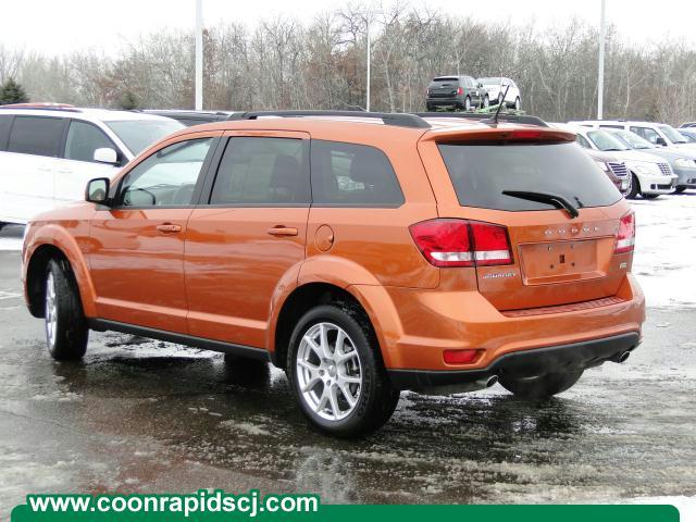 Dodge Journey 2011 photo 2