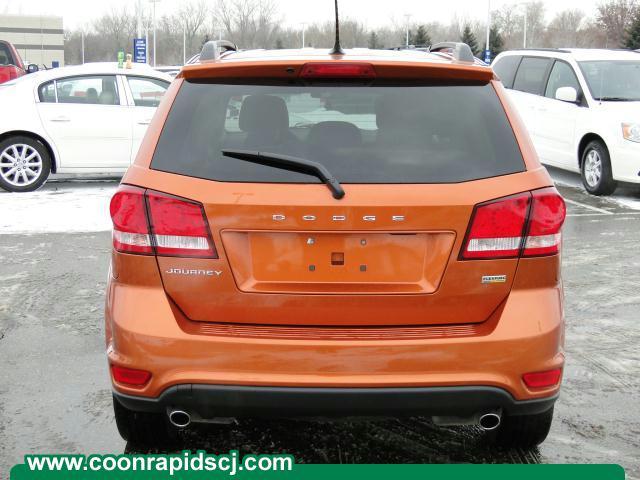 Dodge Journey 2011 photo 3