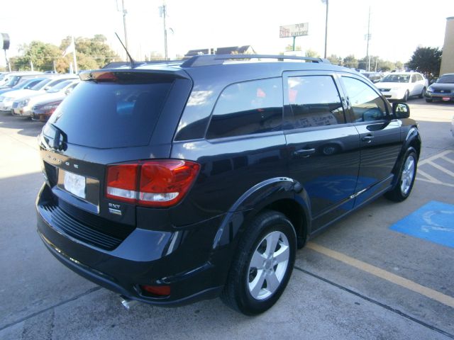 Dodge Journey 2012 photo 2