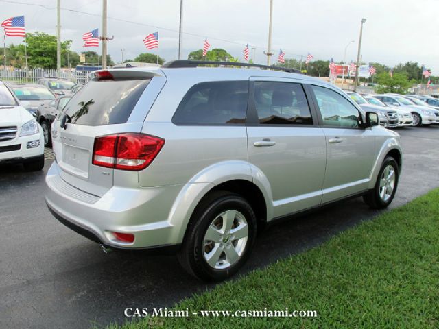 Dodge Journey 2012 photo 2