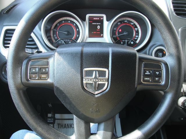 Dodge Journey 2012 photo 2