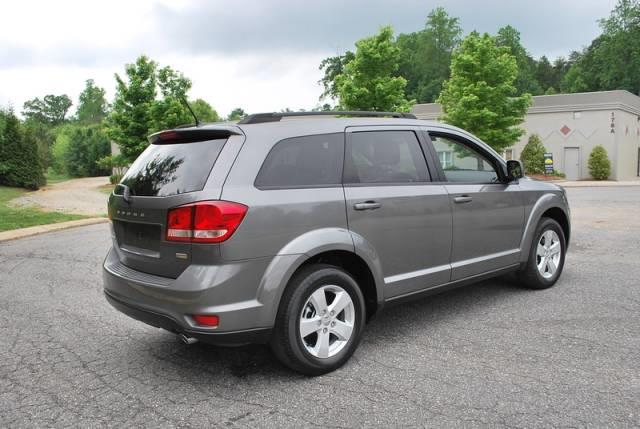 Dodge Journey 2012 photo 2