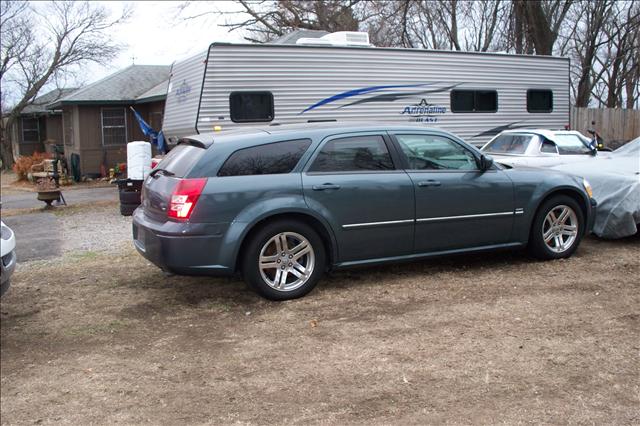 Dodge Magnum 2005 photo 1