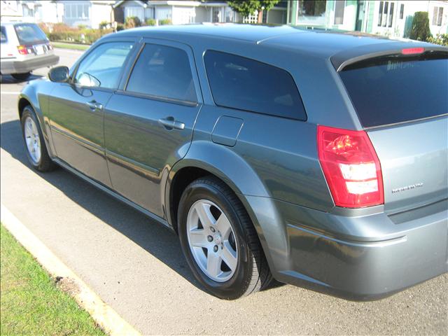 Dodge Magnum 2005 photo 1