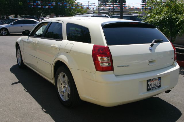 Dodge Magnum S Wagon