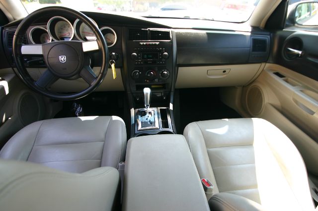 Dodge Magnum 2005 photo 1