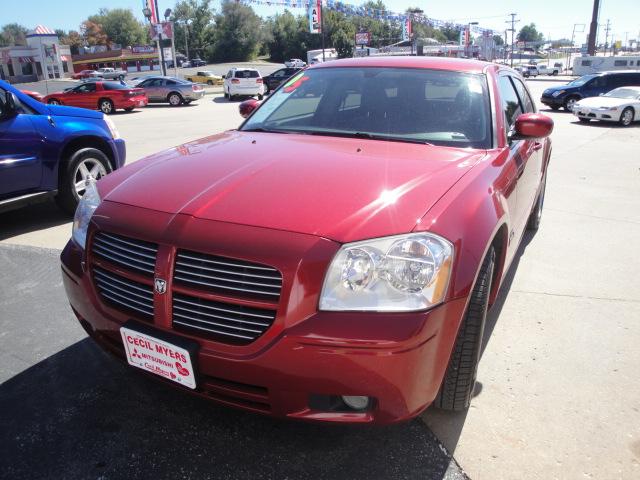 Dodge Magnum 2005 photo 1