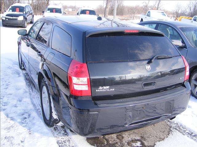 Dodge Magnum 2005 photo 1