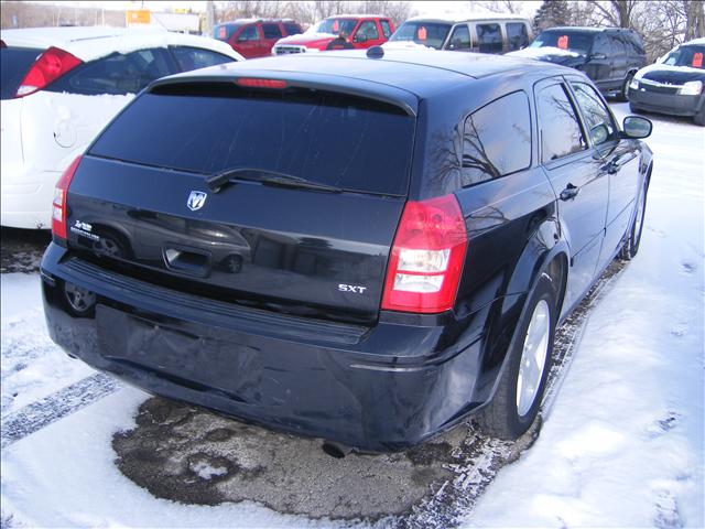 Dodge Magnum 2005 photo 2