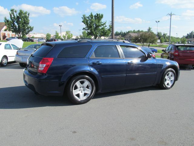 Dodge Magnum 2005 photo 2