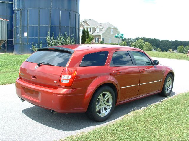 Dodge Magnum 2005 photo 2