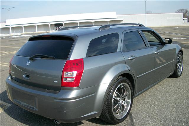 Dodge Magnum 2005 photo 2