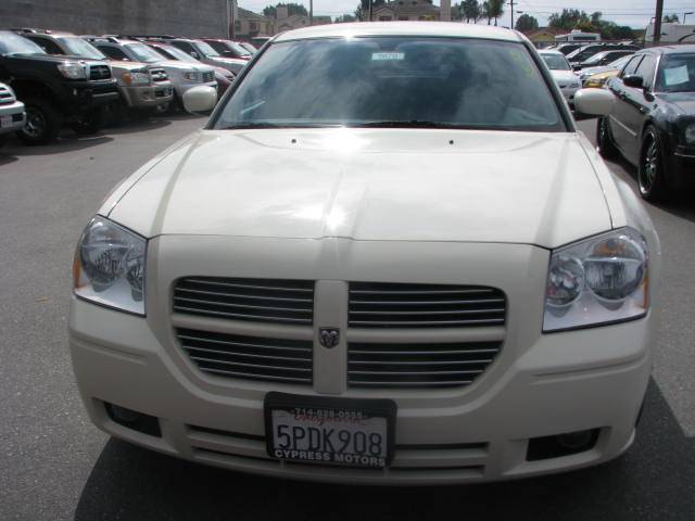 Dodge Magnum 2005 photo 1