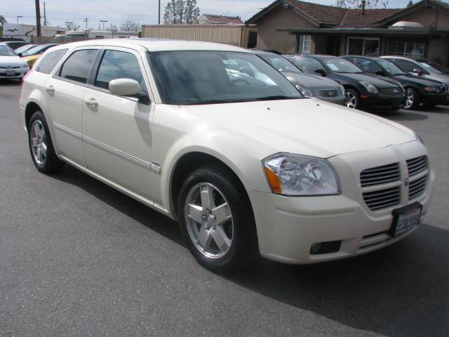 Dodge Magnum 2005 photo 2