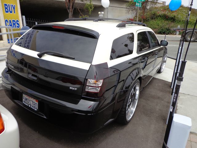 Dodge Magnum S Wagon