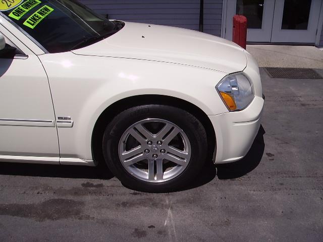 Dodge Magnum 2005 photo 2