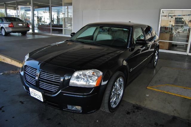 Dodge Magnum 2005 photo 1