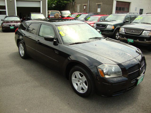 Dodge Magnum 2005 photo 1