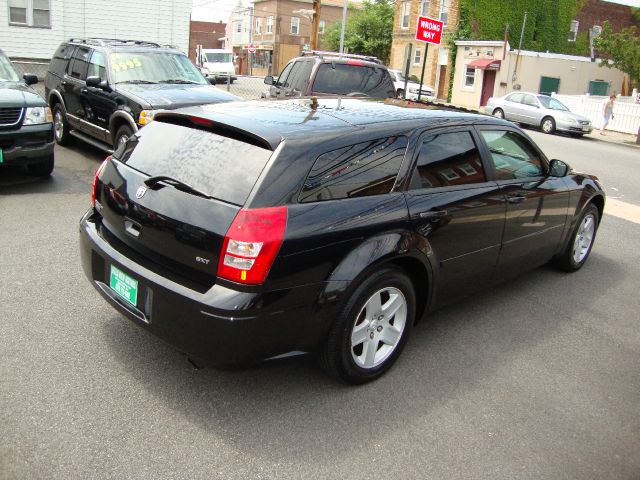 Dodge Magnum 2005 photo 2