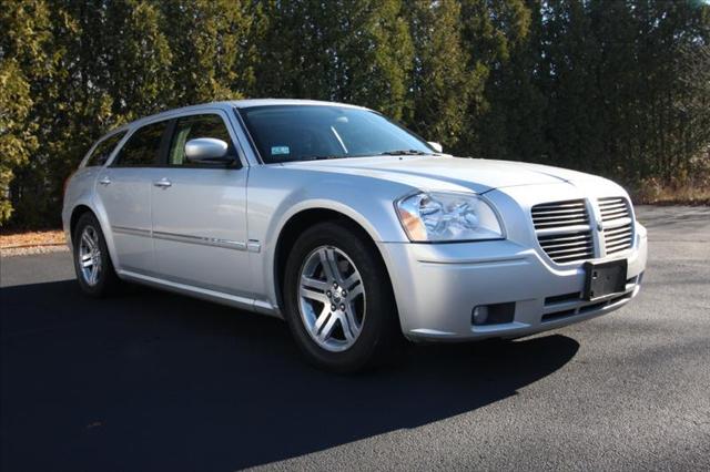 Dodge Magnum 2dr HB Ltd Avail AWD Hatchback Wagon