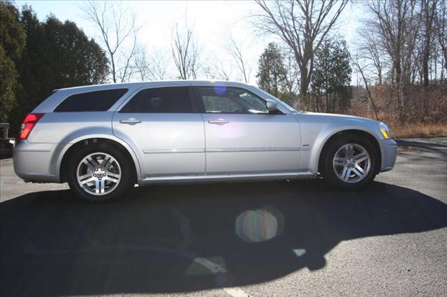 Dodge Magnum 2005 photo 2