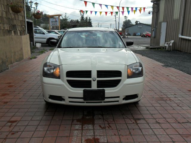 Dodge Magnum 2005 photo 1