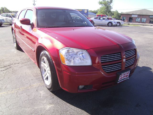 Dodge Magnum 2005 photo 2