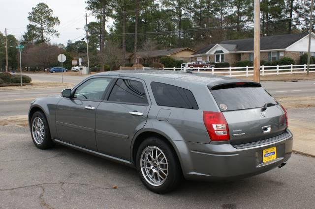 Dodge Magnum 2005 photo 1