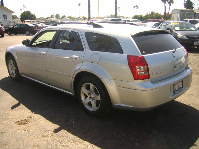 Dodge Magnum 2005 photo 1