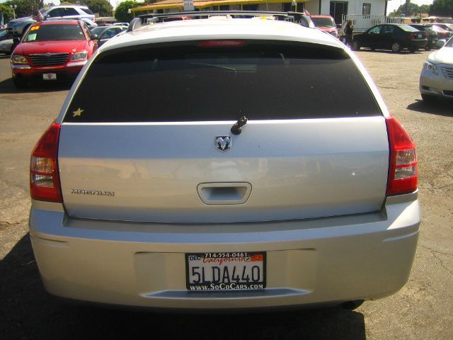 Dodge Magnum 2005 photo 10