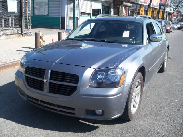 Dodge Magnum 2005 photo 0