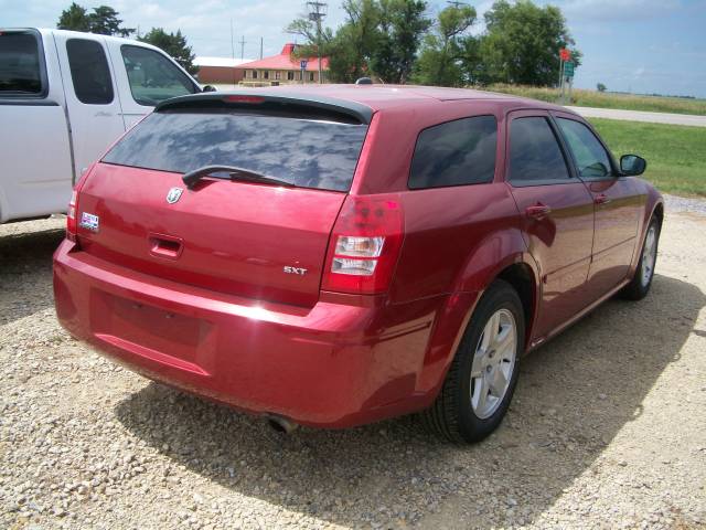 Dodge Magnum 2005 photo 2