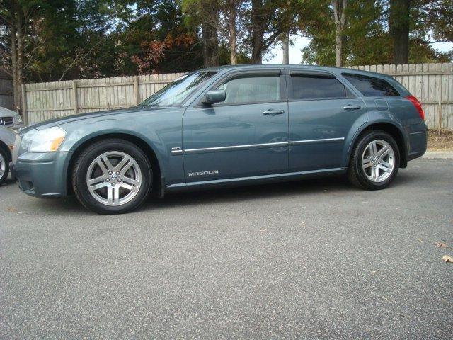 Dodge Magnum 2005 photo 2