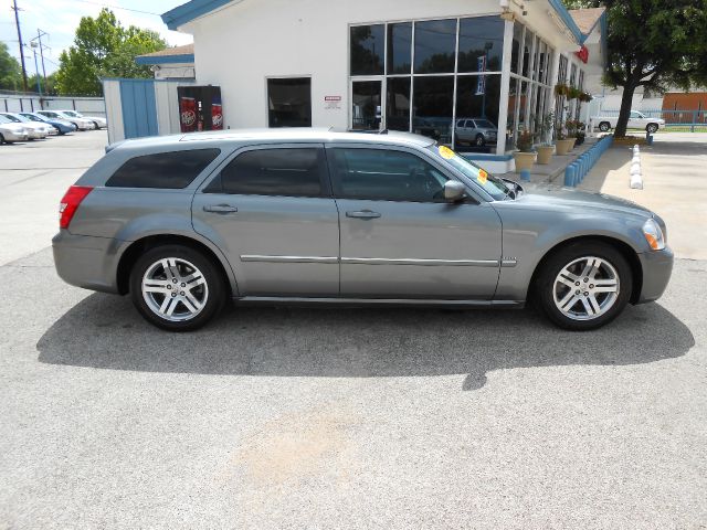 Dodge Magnum 2005 photo 2