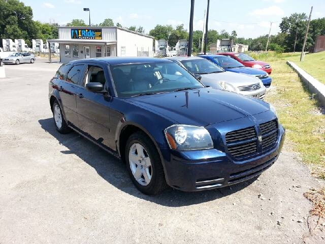 Dodge Magnum 2005 photo 2