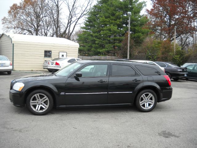 Dodge Magnum 2005 photo 2