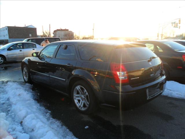 Dodge Magnum 2005 photo 1