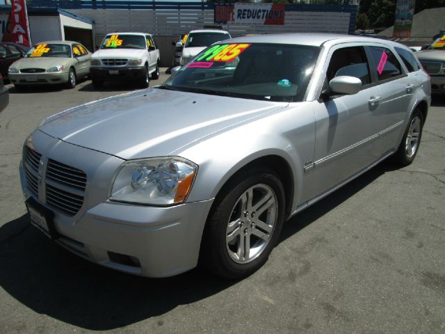 Dodge Magnum 2005 photo 2