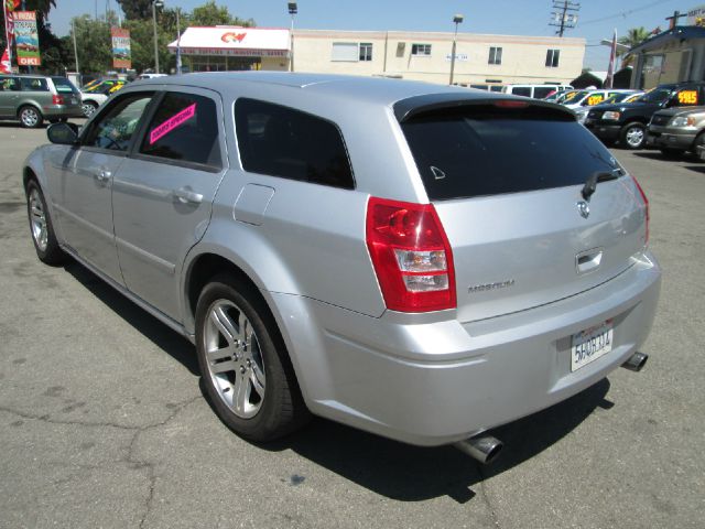 Dodge Magnum 2005 photo 4