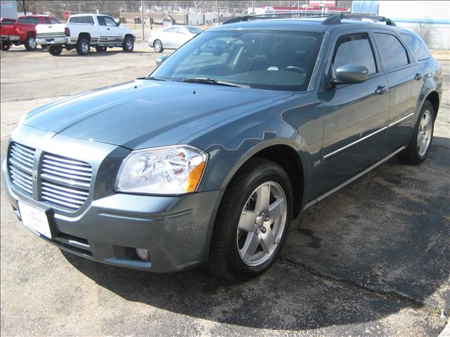 Dodge Magnum 2005 photo 1