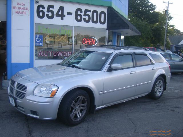 Dodge Magnum 2005 photo 1